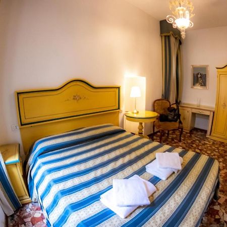 Zaffiro Apartment Венеция Екстериор снимка